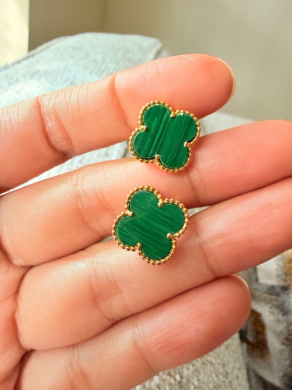 Green Clover Gold Earrings Beautiful Green - Picture 5 of 10